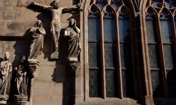 不看“吃瓜”自媒体，生活才会更幸福