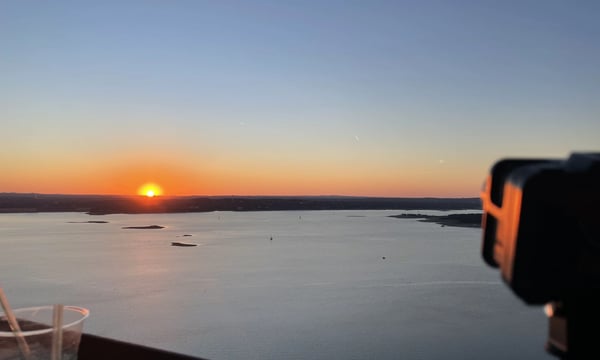 二零二二 生活在别处