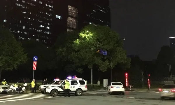 一切都是从“汽车撞了单车”开始的