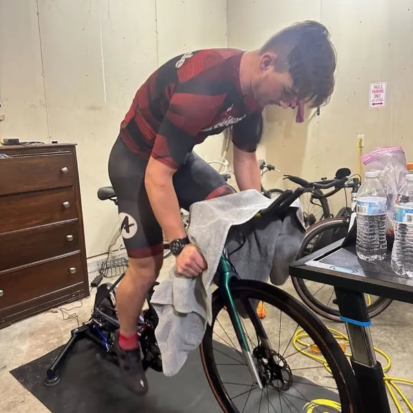 采访Zwift Team Restart pb Alex Coh精英电竞选手，来自美国的Hayden Pucker。