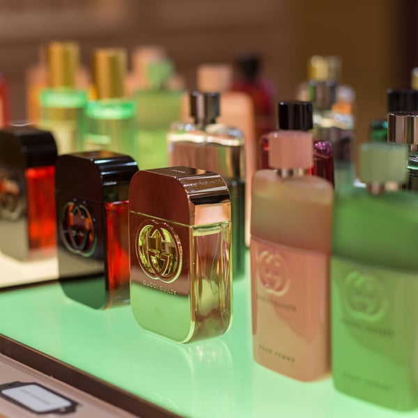 Customizing High-Quality Glass Perfume Bottles: A Guide to Crafting Unique Fragrance Experiences