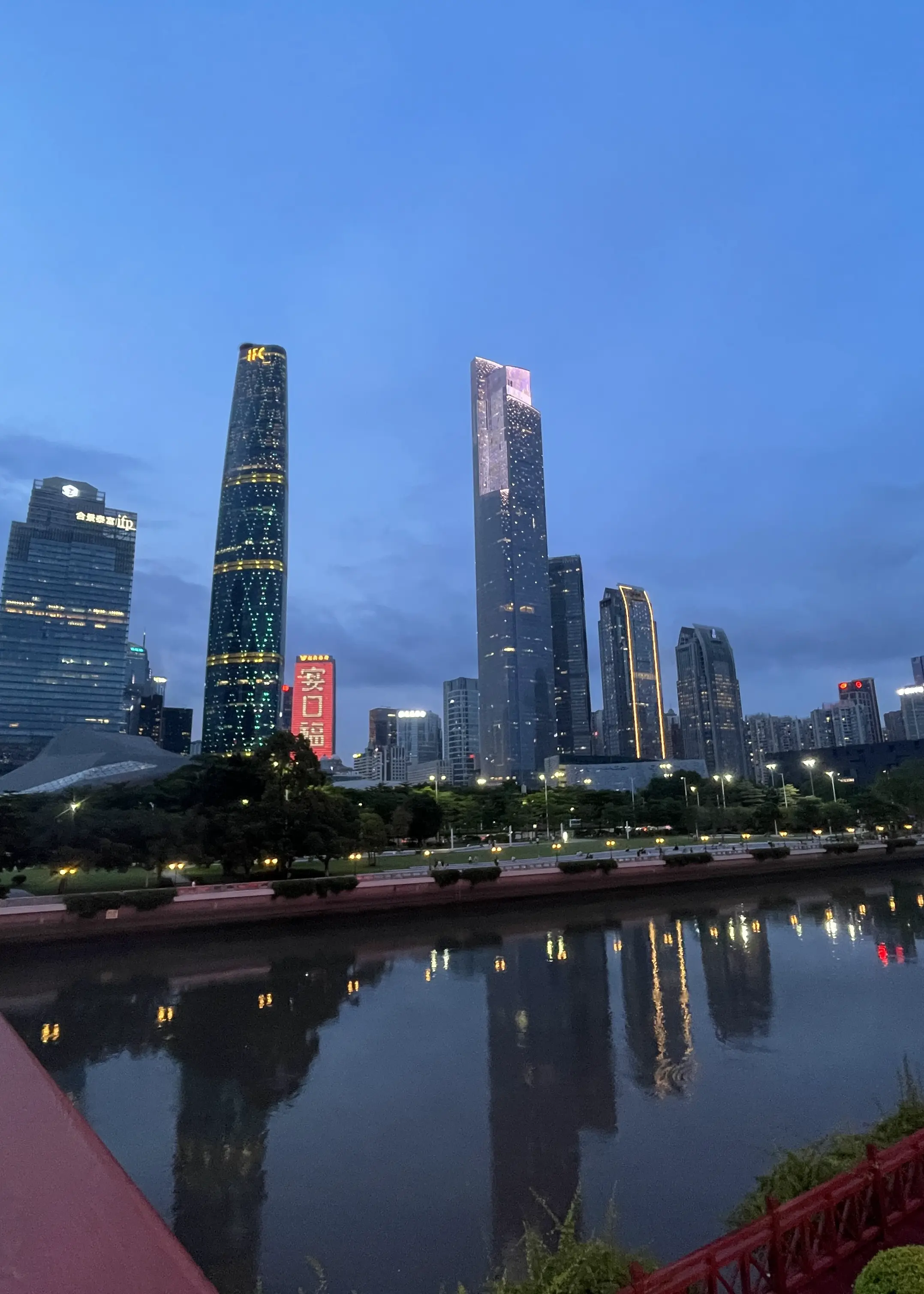 An image to describe post