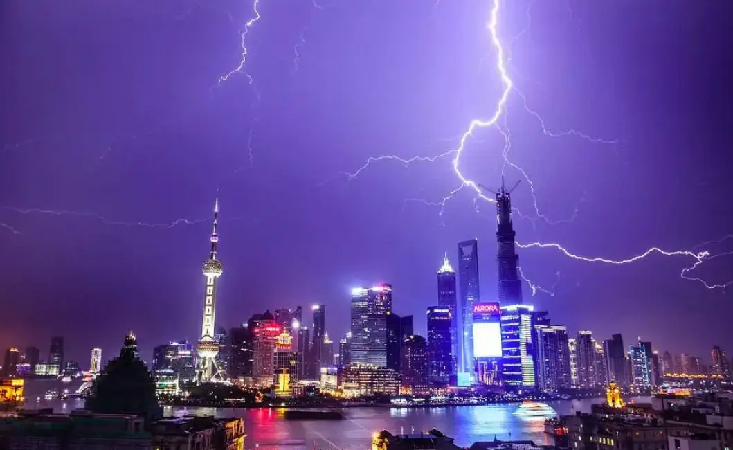 An image to describe post 有心全城消毒，奈何天不下雨？我有一计，可安上海