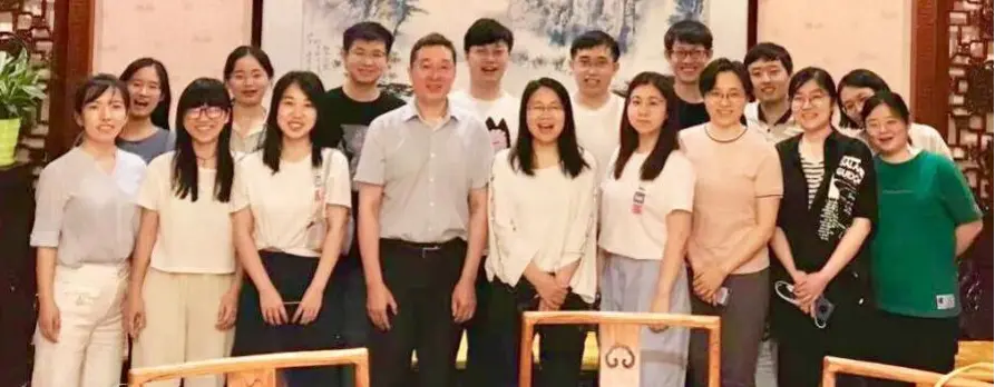 An image to describe post