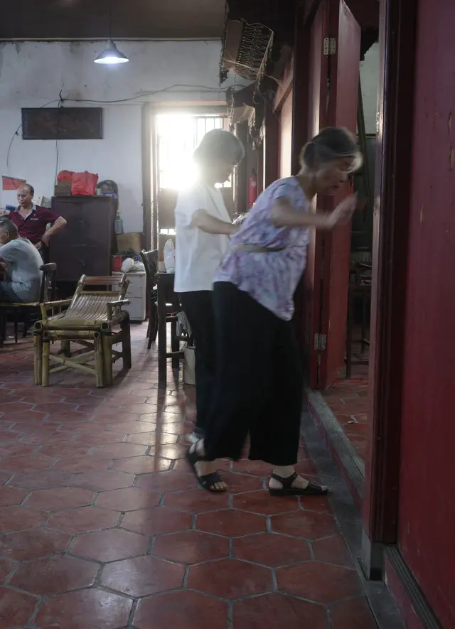 An image to describe post