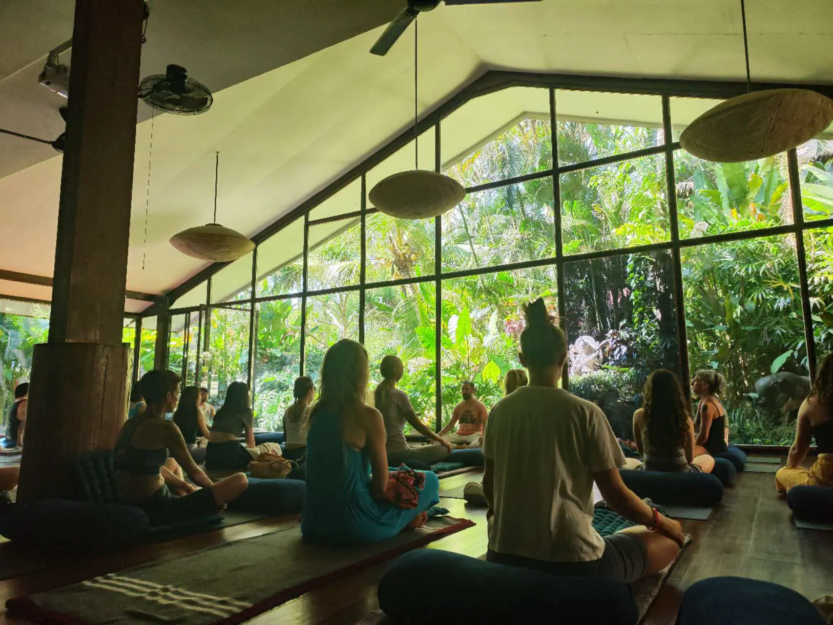 An image to describe post