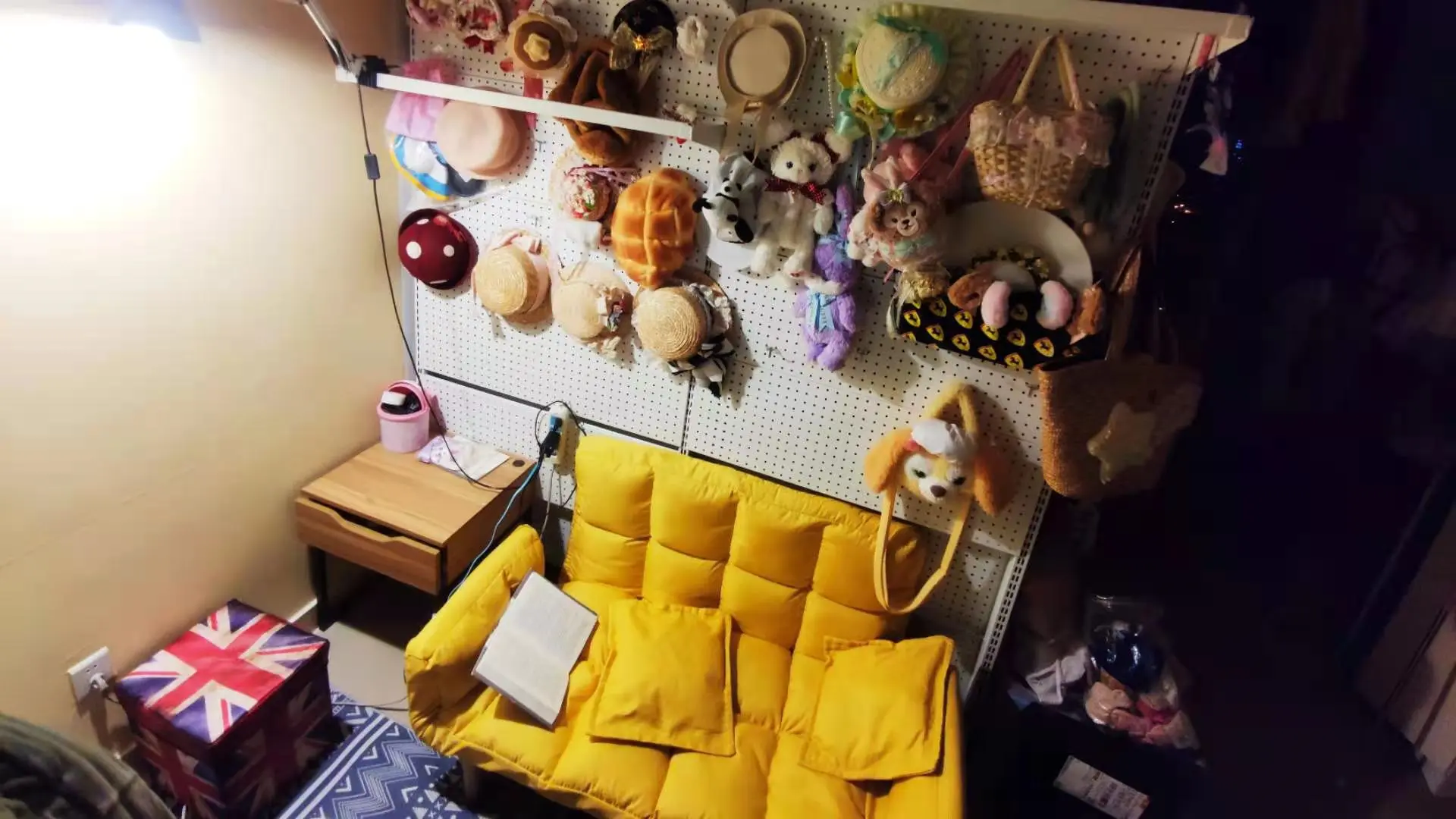 An image to describe post