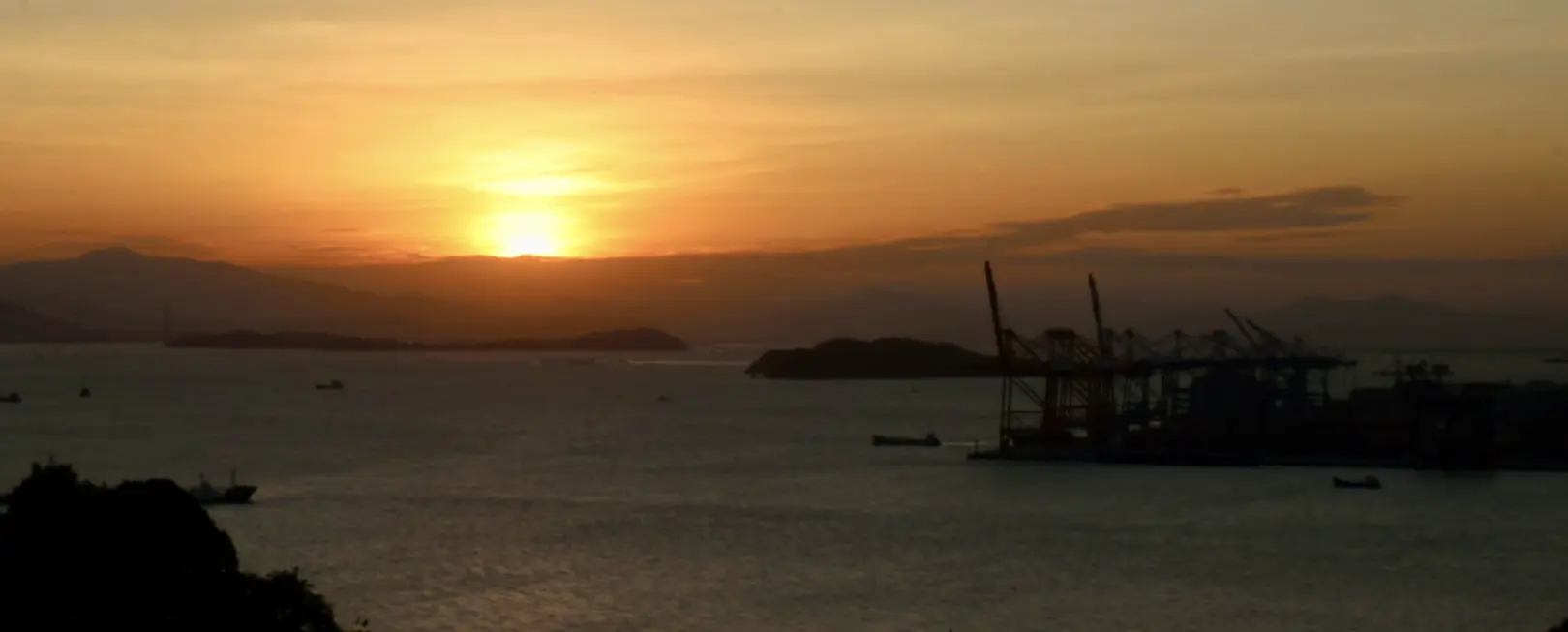 An image to describe 在鼓浪屿的最高点看日落🌄