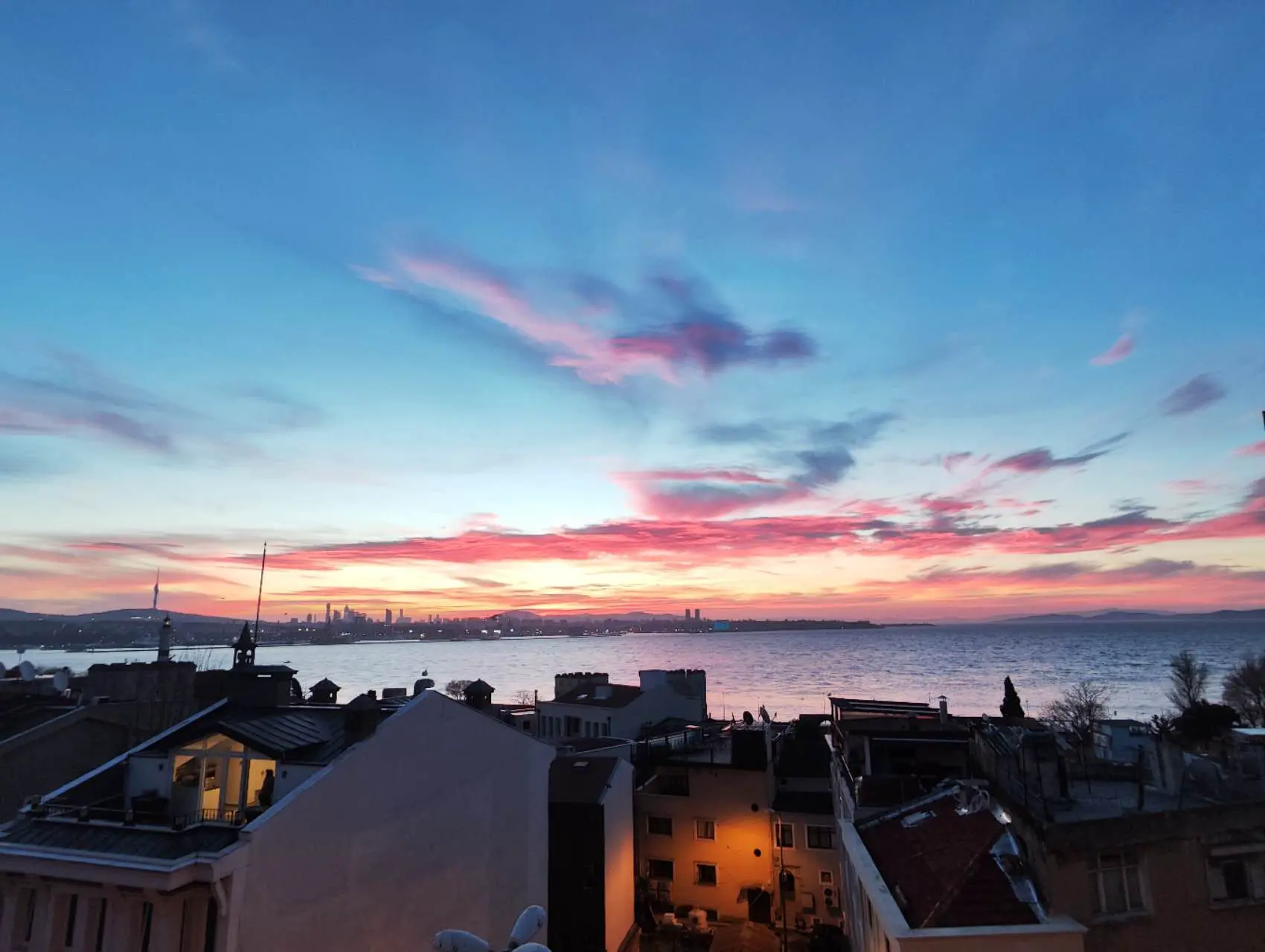 An image to describe post