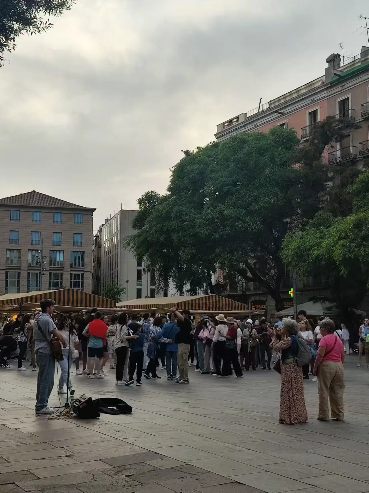 An image to describe post