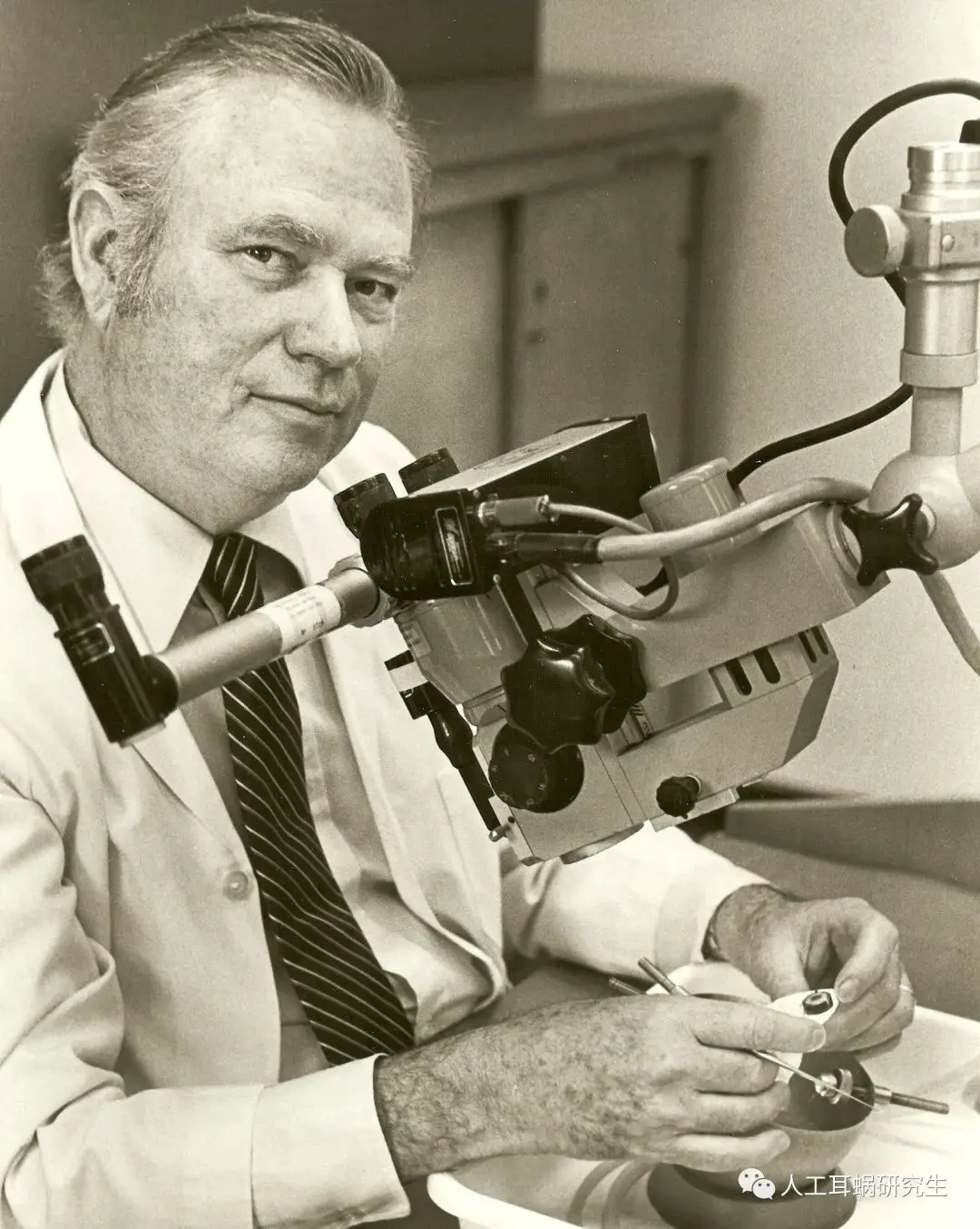 An image to describe post