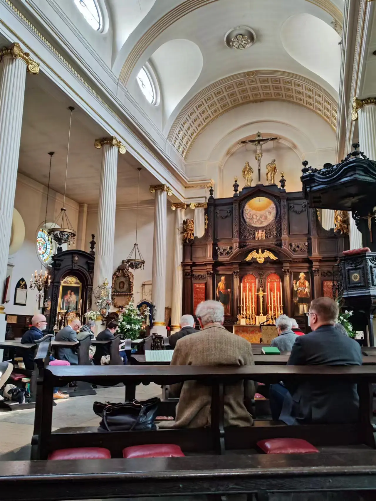 An image to describe post