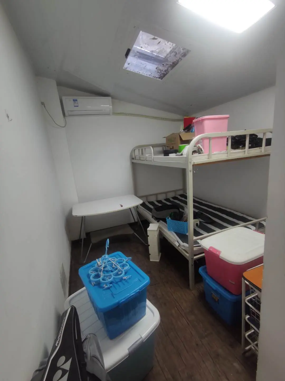 An image to describe post