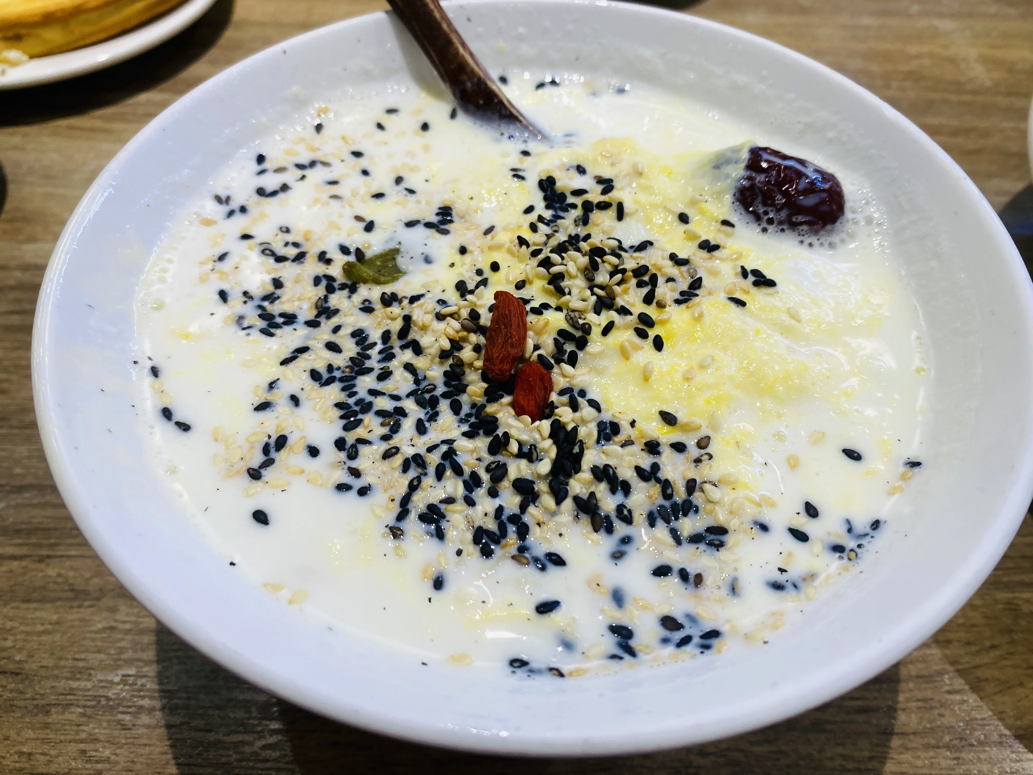 An image to describe post