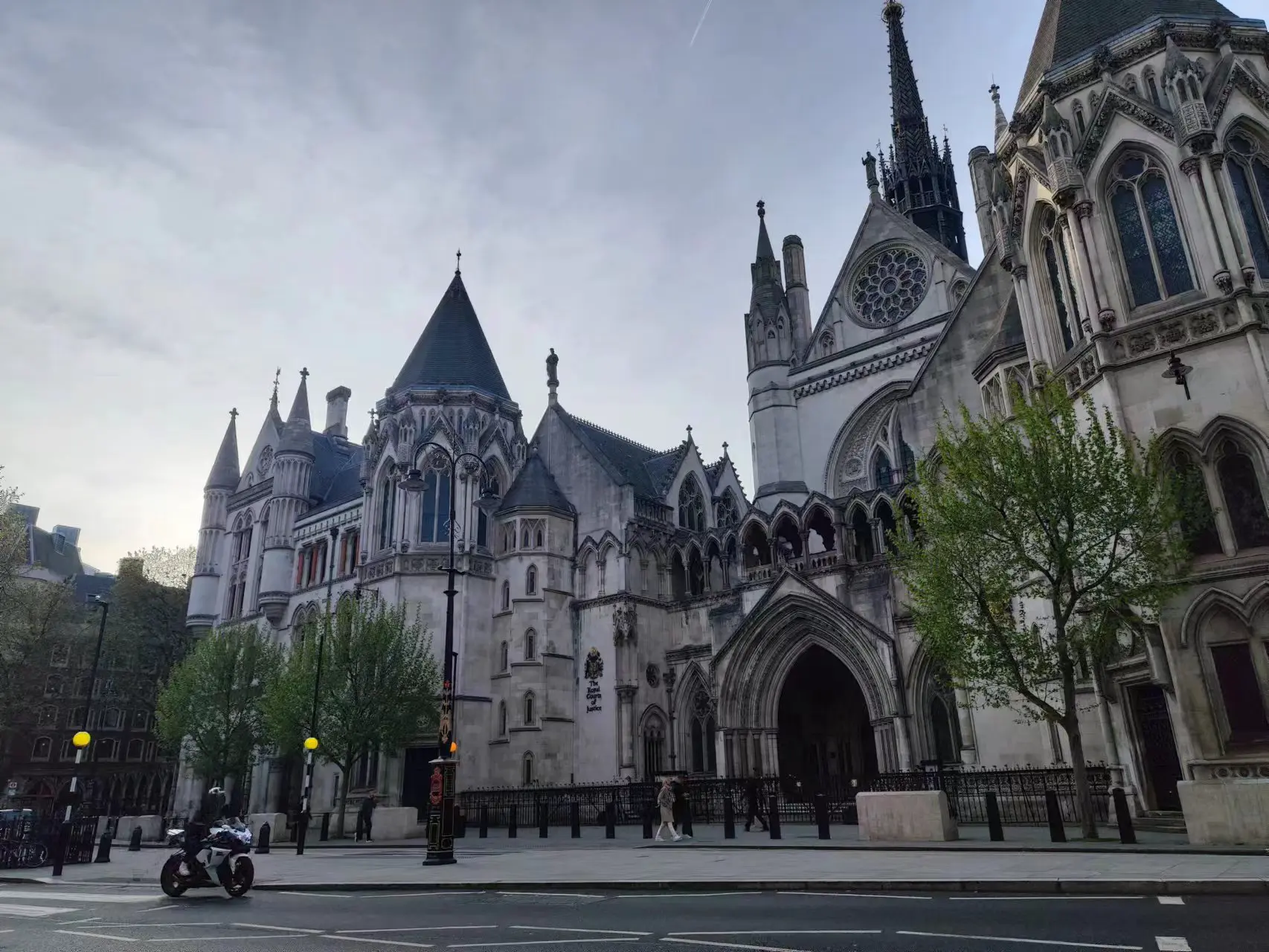 An image to describe post