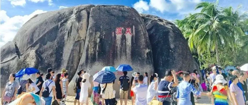 旅游城市发生疫情，中卫的全免费和三亚的半价都不对