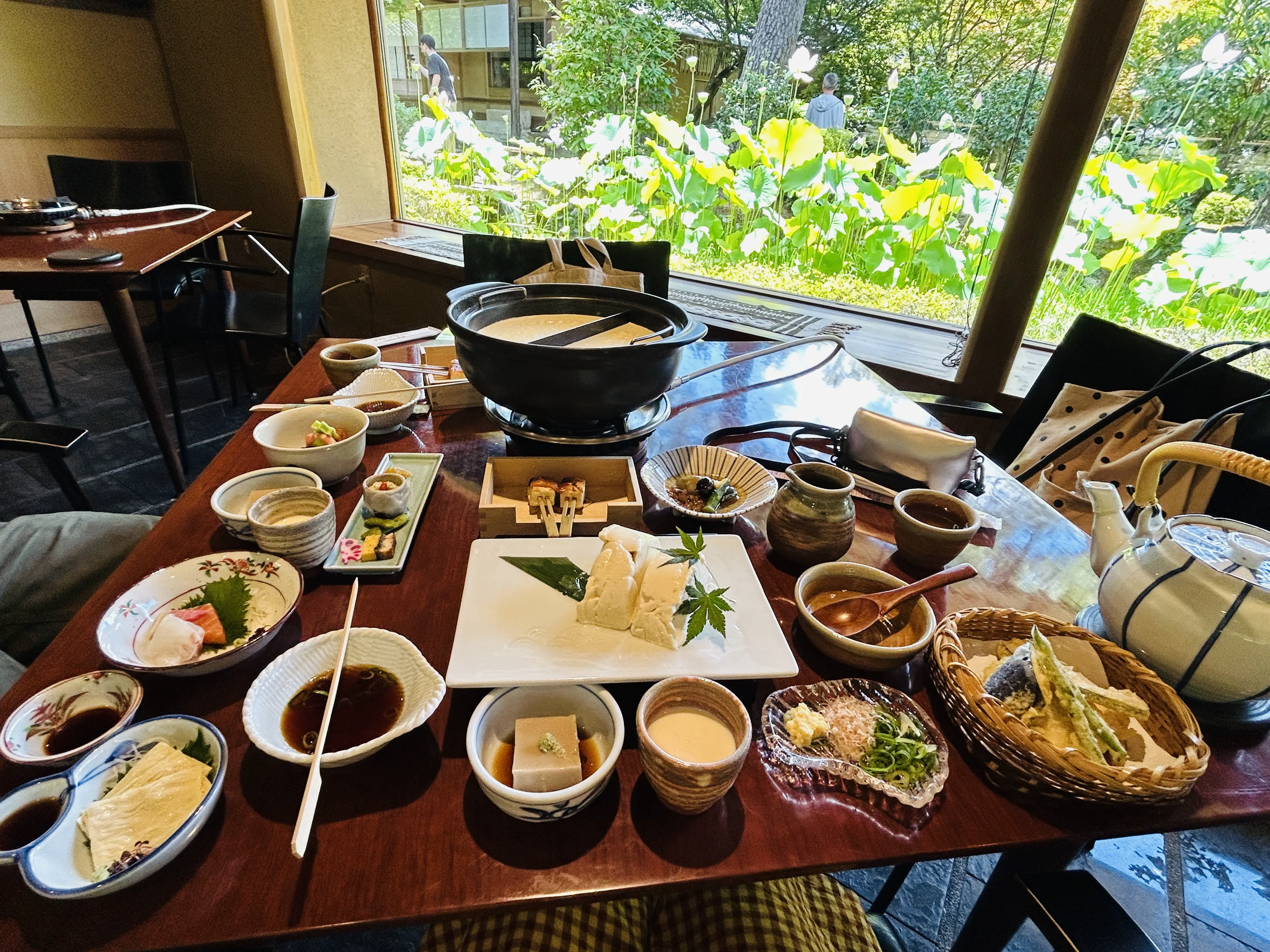 An image to describe post