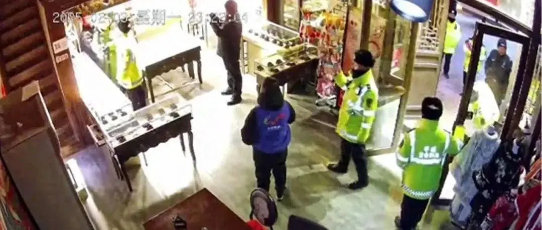 大同撬锁点灯的违法行为，光道歉是远远不够的