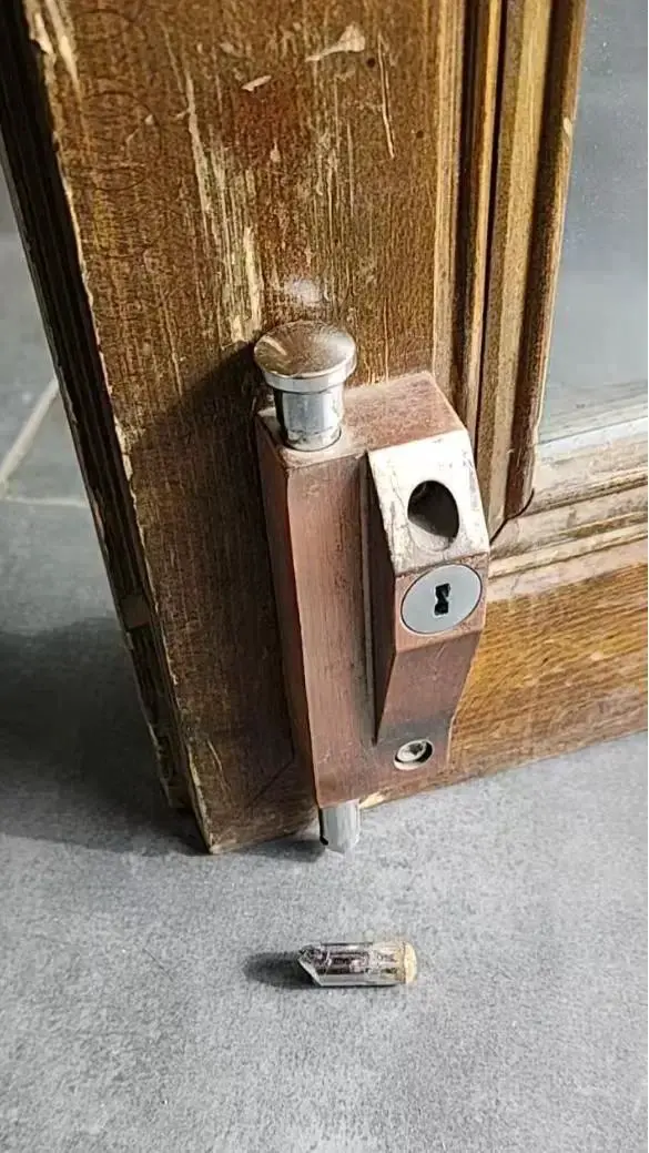 An image to describe post