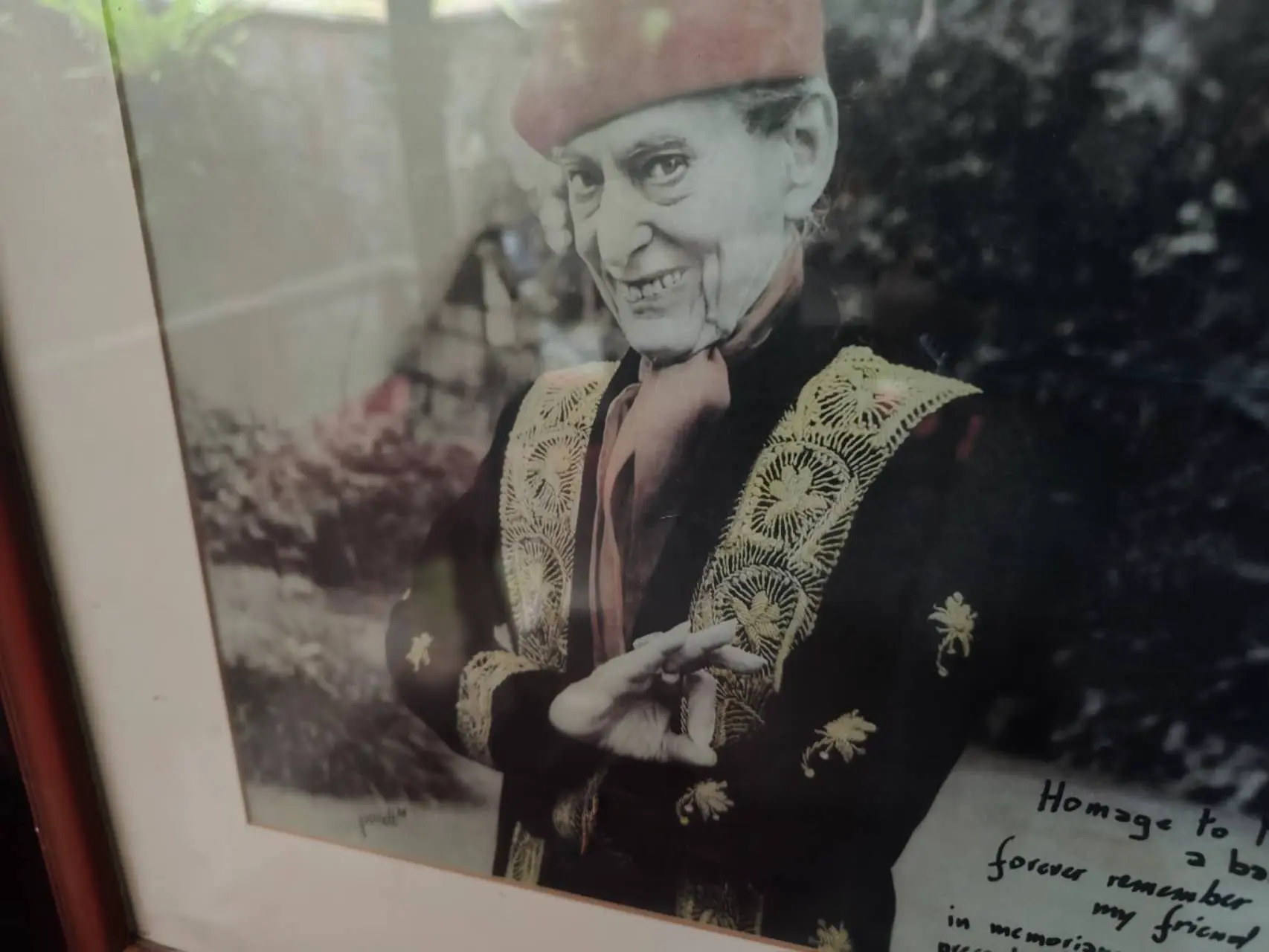 An image to describe post