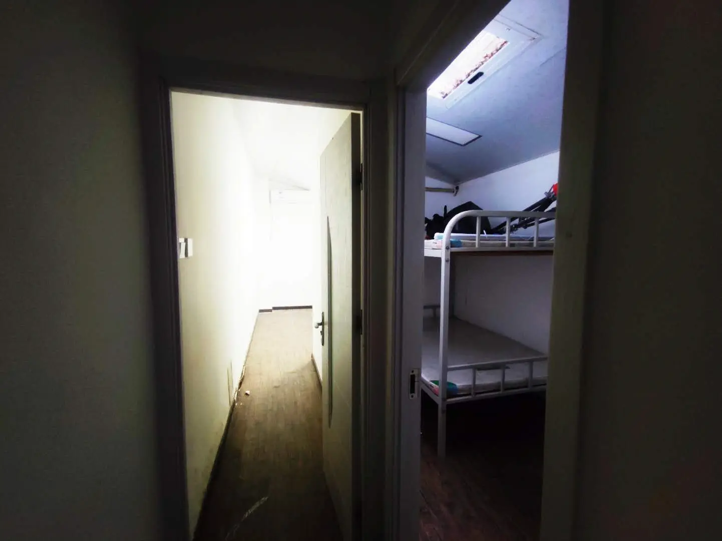 An image to describe post