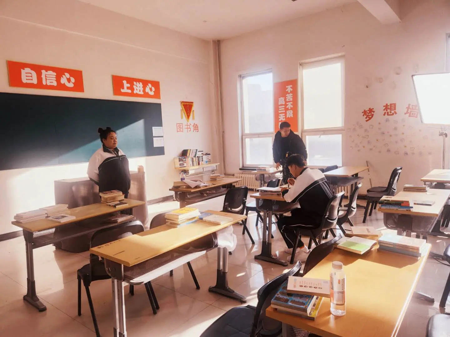 An image to describe post