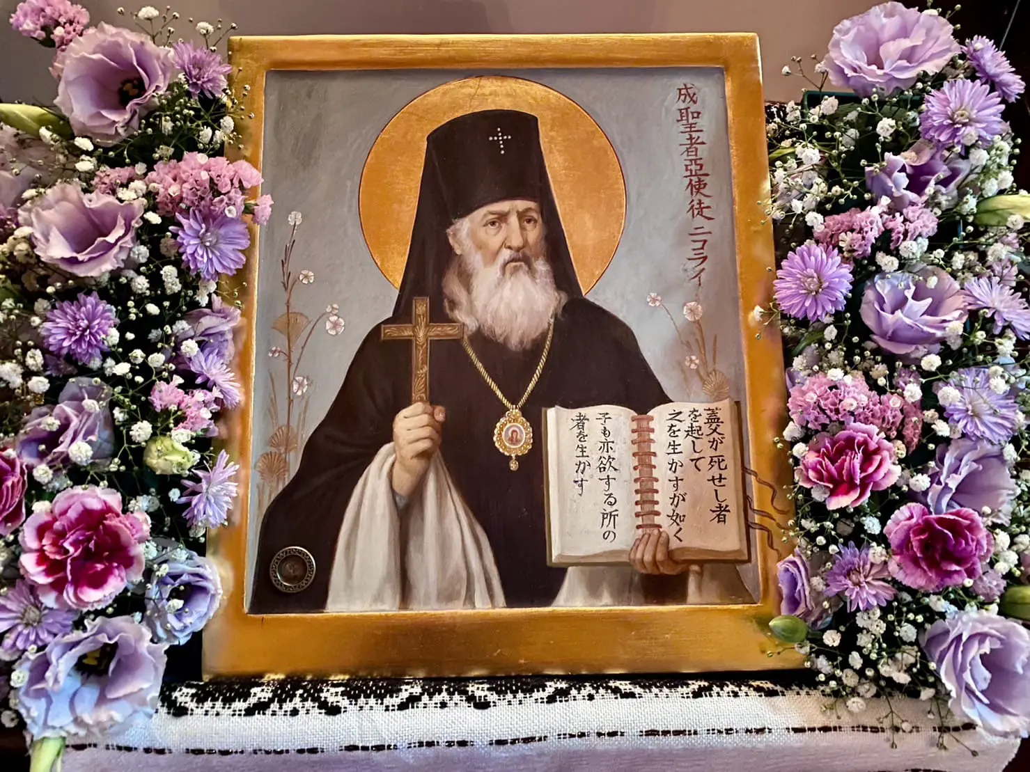 显神迹的圣像：神奇地自己流出圣油，治愈癌症