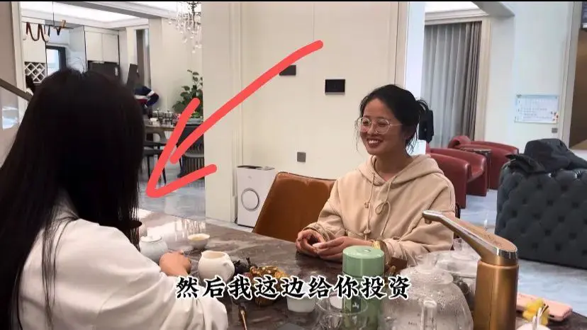 An image to describe post 祝福丽君和亮亮留郑州创业，提醒防范投资诈骗陷阱