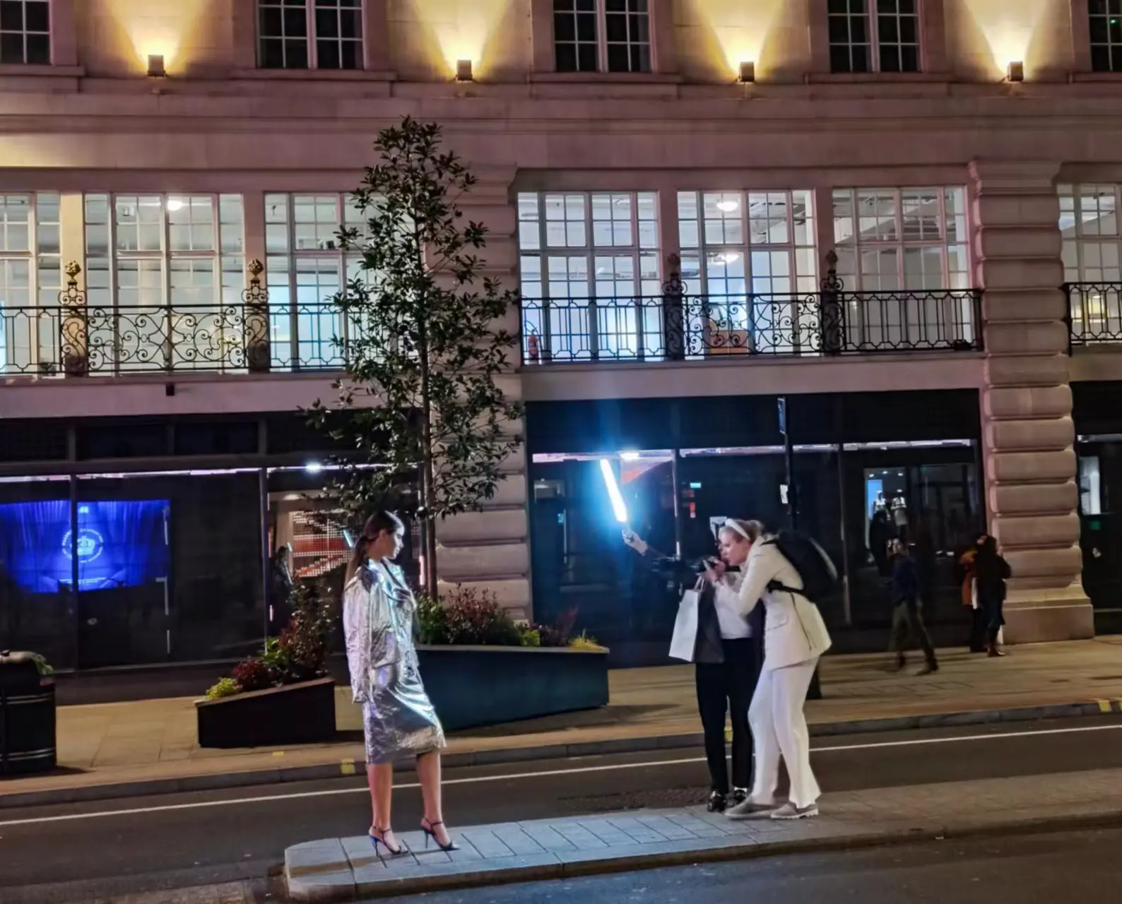 An image to describe post