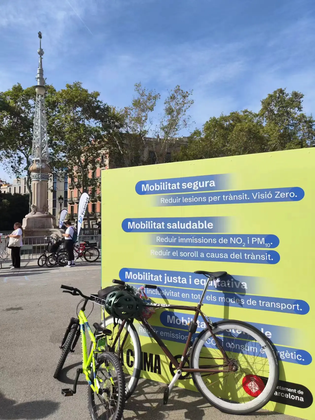 An image to describe post