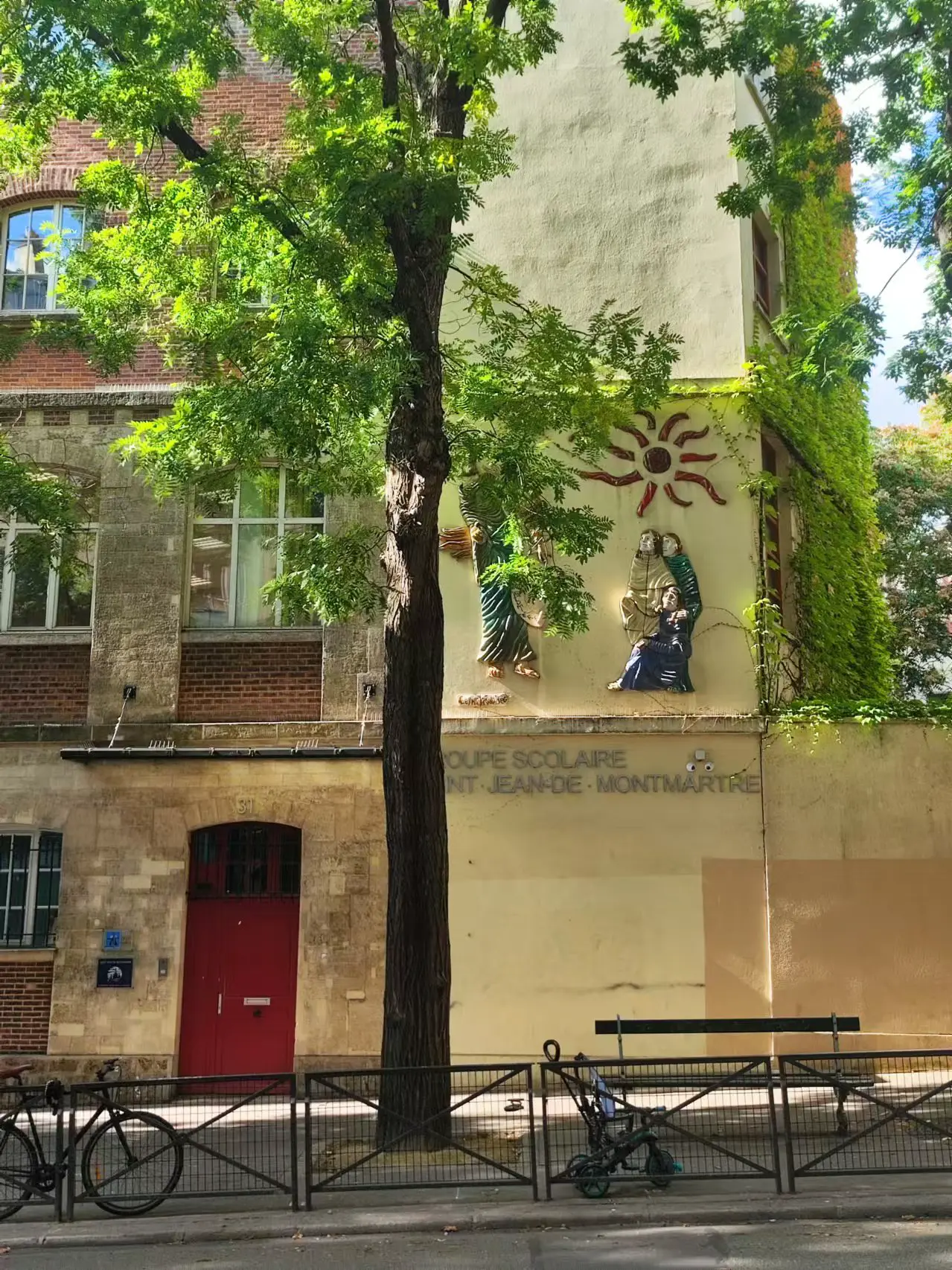 An image to describe post